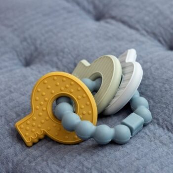Little Dutch Baby Beißring Schlüssel in blau aus Silikon