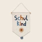 ava&yves Wanddeko Wimpel aus Baumwolle mit Stick Schulkind und Sonne