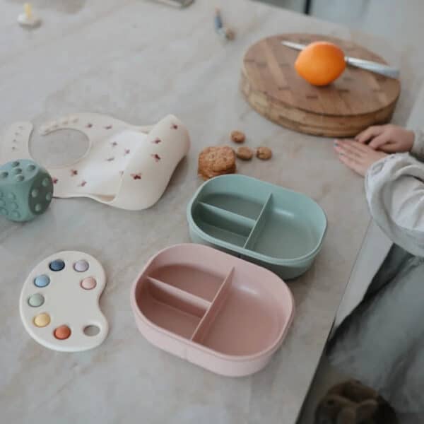 Mushie Brotdose mit Besteck in Blush