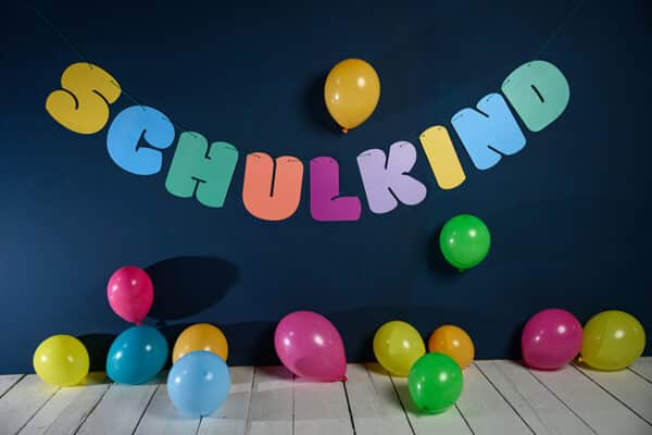 Ava & Yves Girlande Schulkind - Rainbow