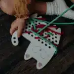 Milin Klara Die Katze – hölzernes Schnürspielzeug Montessori – Bild 4