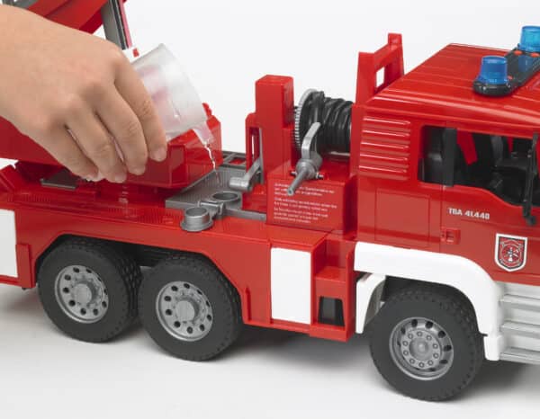 bruder - MAN TGA Feuerwehr mit Drehleiter – Bild 5
